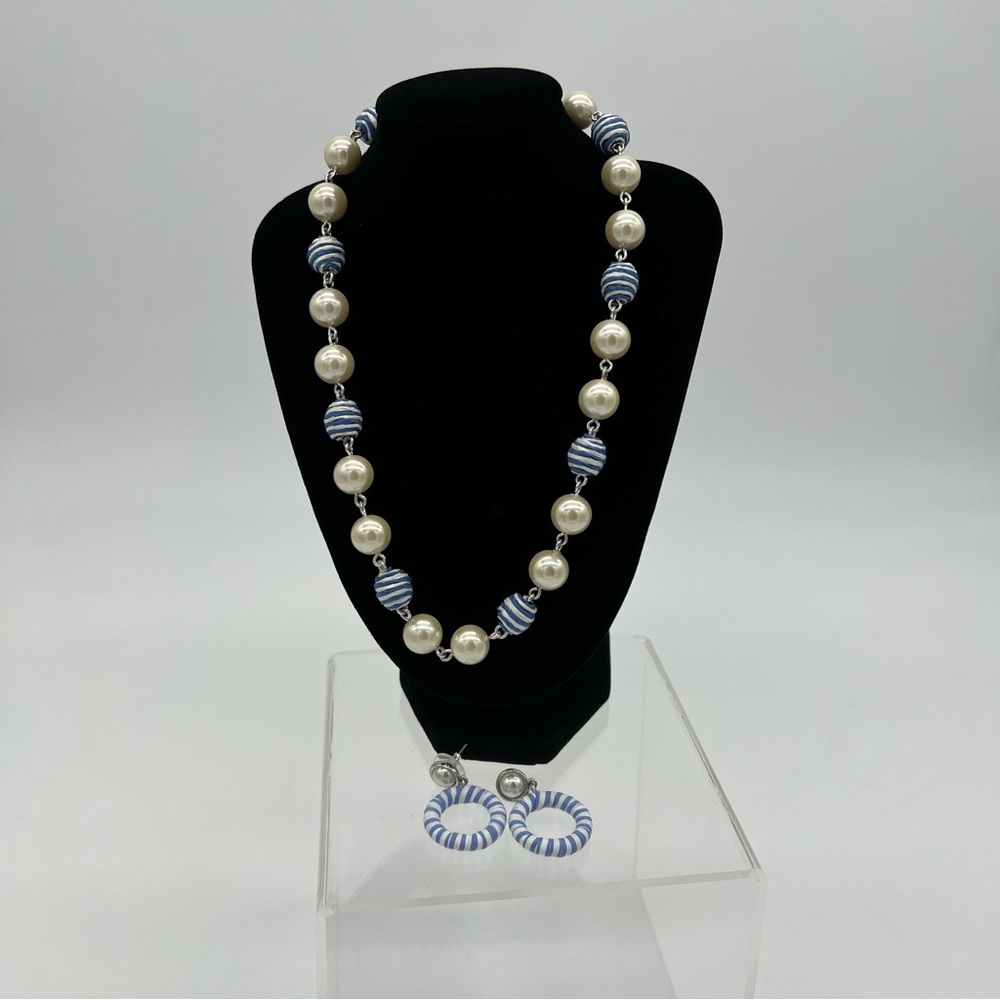 Liz Claiborne Set of Faux Pearls Blue Stripe Stone & Earrings - Picture 5 of 6